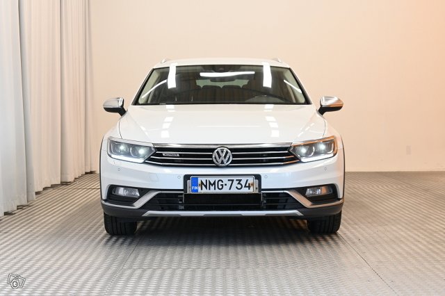 Volkswagen Passat 2