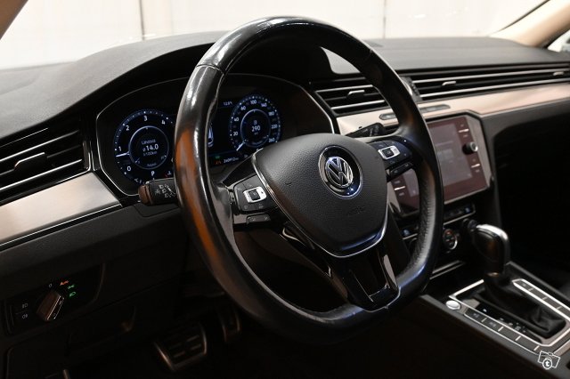 Volkswagen Passat 16