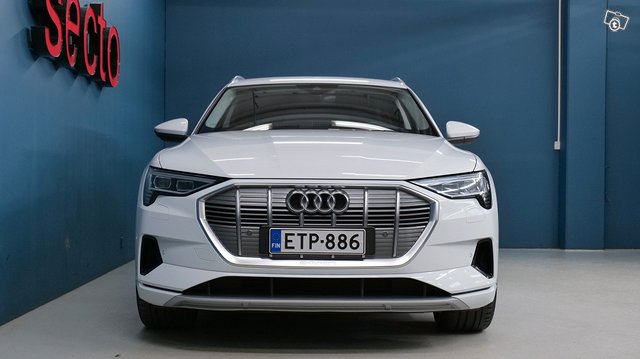 Audi E-TRON 2
