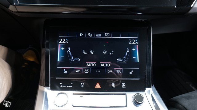 Audi E-TRON 16