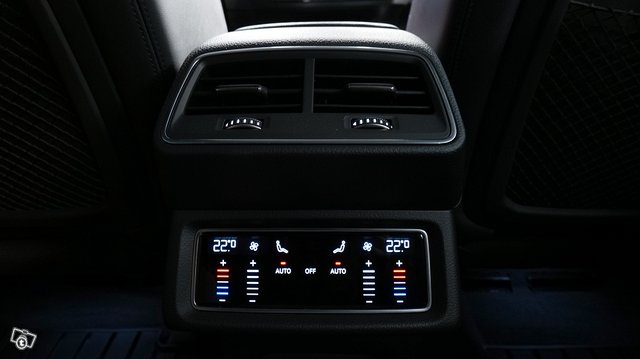 Audi E-TRON 18