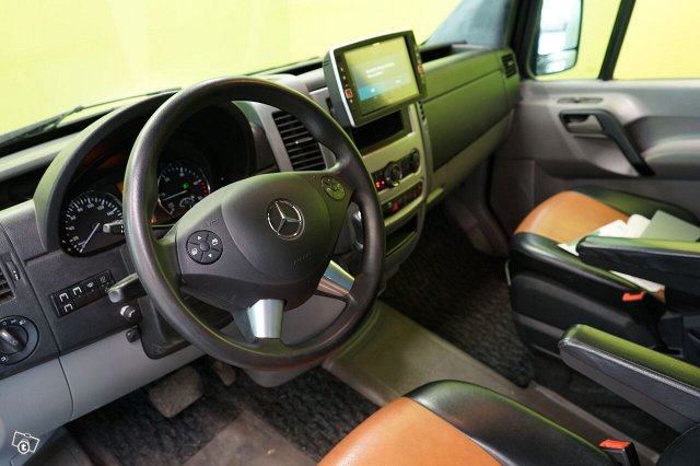 Mercedes-Benz Sprinter 8