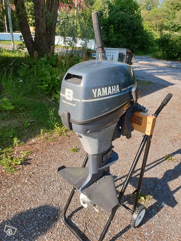 Yamaha 8 hv nelitahtinen perämoottori 2