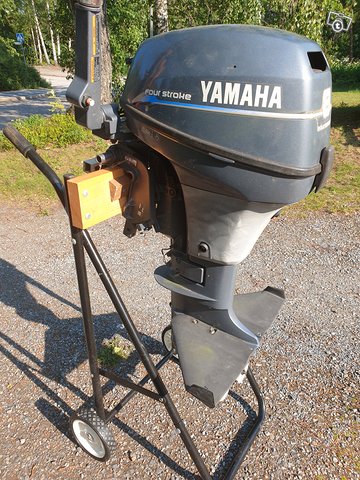 Yamaha 8 hv nelitahtinen perämoottori 3