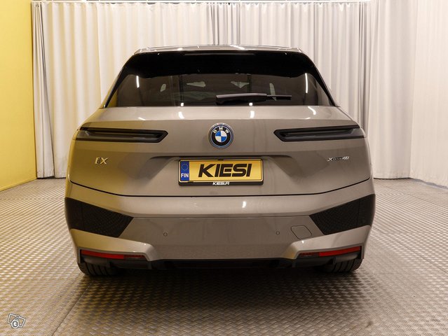 BMW IX 24