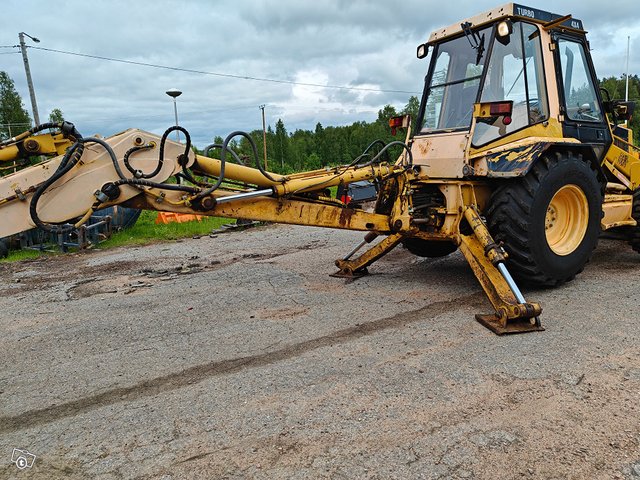 Caterpillar 436 kaivurikuormaaja 9