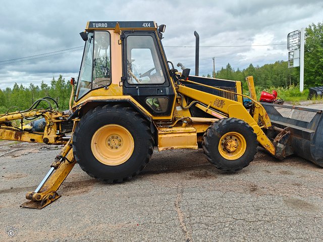 Caterpillar 436 kaivurikuormaaja 10