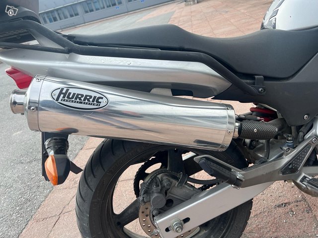 Honda CB 600 F Hornet *VÄHÄN AJETTU 2