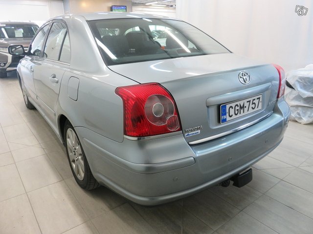 Toyota Avensis 11