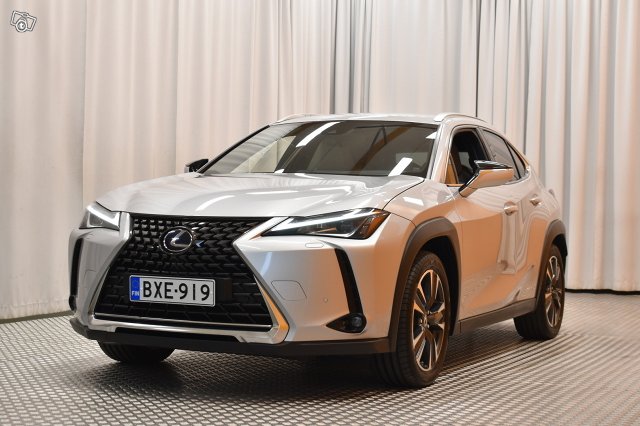 Lexus UX 4