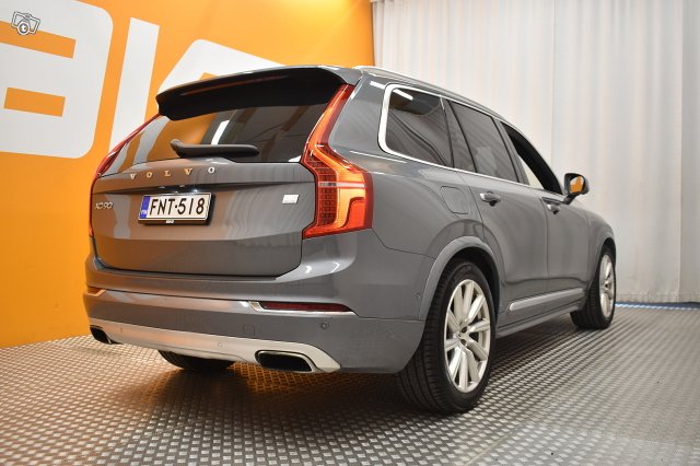 Volvo XC90 8