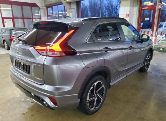 MITSUBISHI ECLIPSE CROSS 2