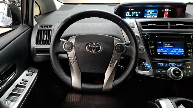 Toyota Prius+ 12