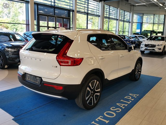 VOLVO XC40 3