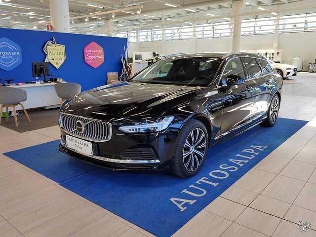 VOLVO V90 1