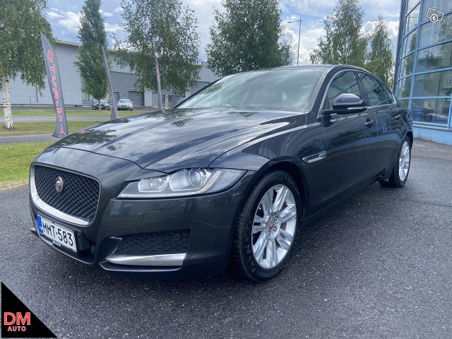 Jaguar XF 3