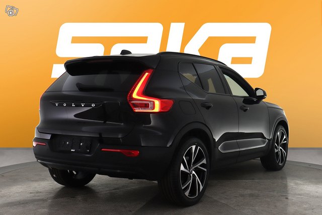 Volvo XC40 8