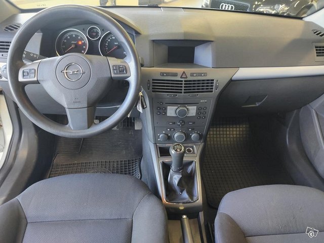 Opel Astra 6