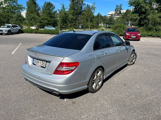 Mercedes-Benz C 2