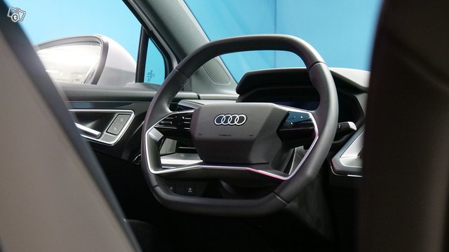 Audi Q4 E-TRON 8