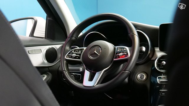 Mercedes-Benz C 8