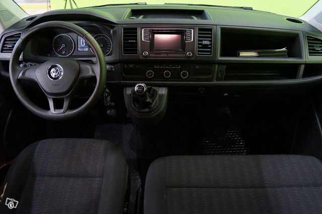 Volkswagen Caravelle 8