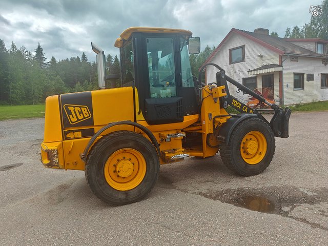 Jcb 411 ht 10