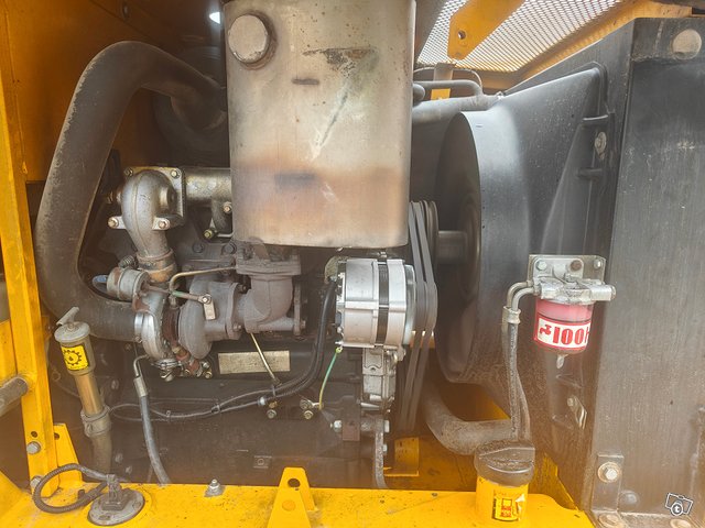 Jcb 411 ht 16