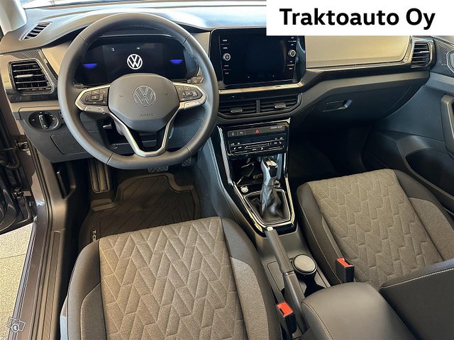 Volkswagen T-Cross 6
