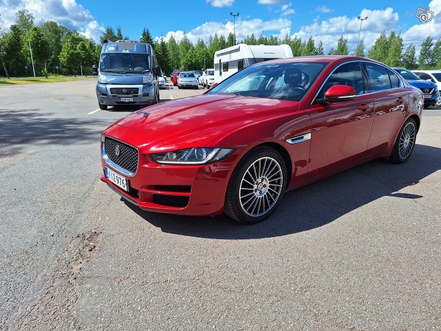 Jaguar XE 3