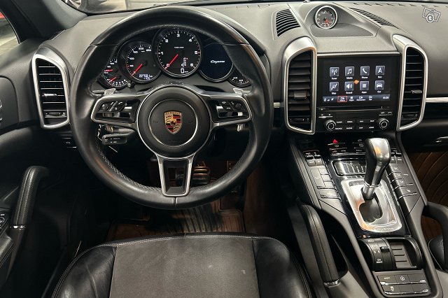 Porsche Cayenne 7