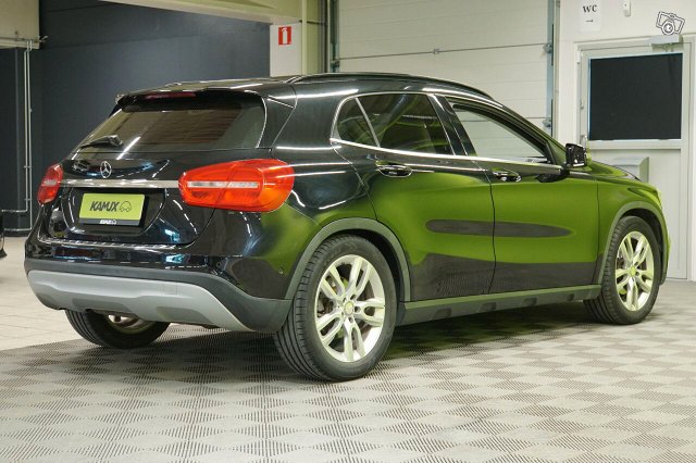 Mercedes-Benz GLA 4