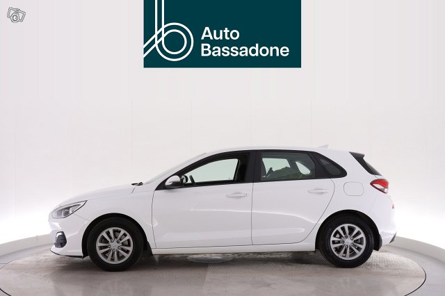 HYUNDAI I30 Hatchback 8