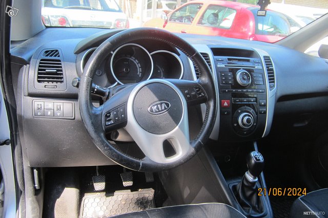 Kia Venga 7