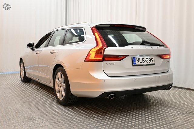 Volvo V90 5