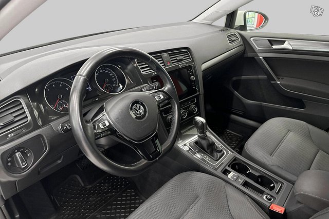 Volkswagen Golf 10