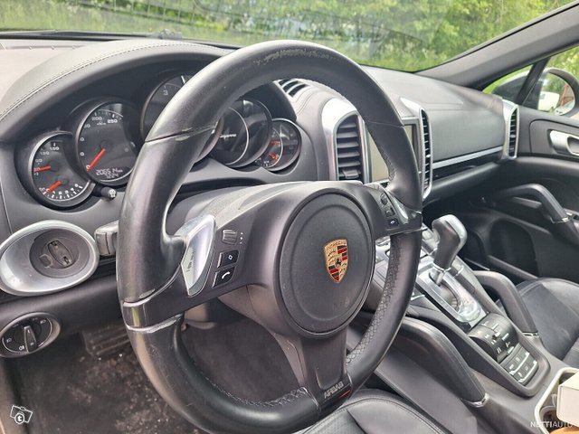 Porsche Cayenne 22