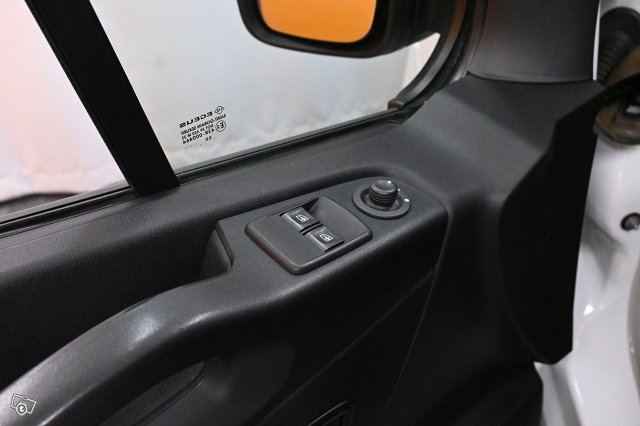 Renault Trafic 16