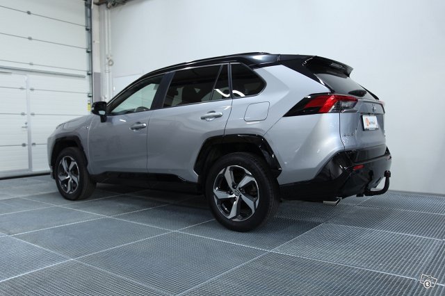 Toyota RAV4 Plug-in 4