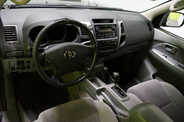 Toyota Hilux 12