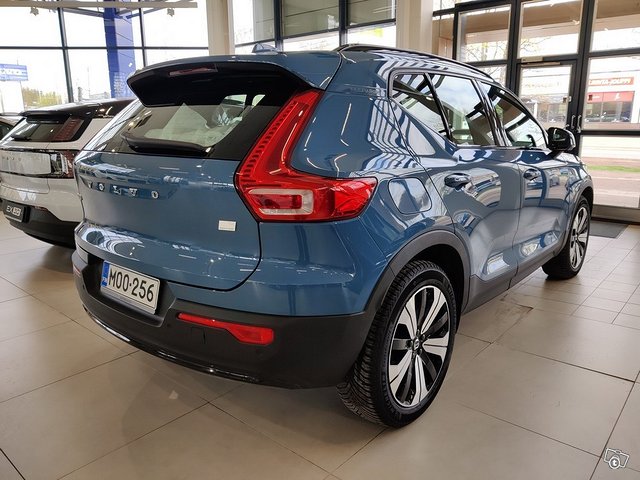 VOLVO XC40 3