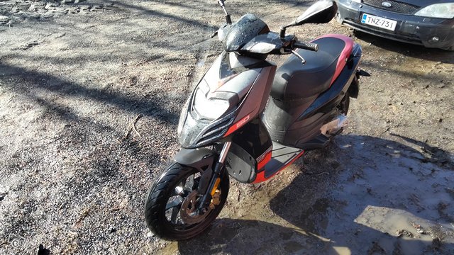 Aprilia SR50 1