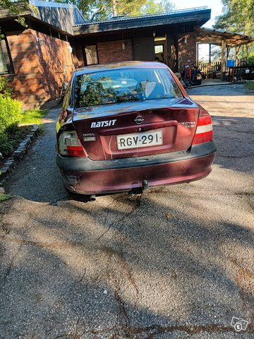 Opel Vectra 4