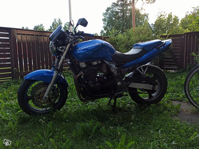 Kawasaki ZR-7 3