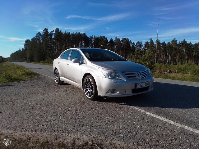 Toyota Avensis 2