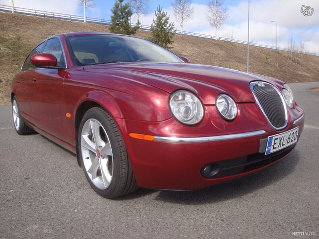 Jaguar S-Type 4