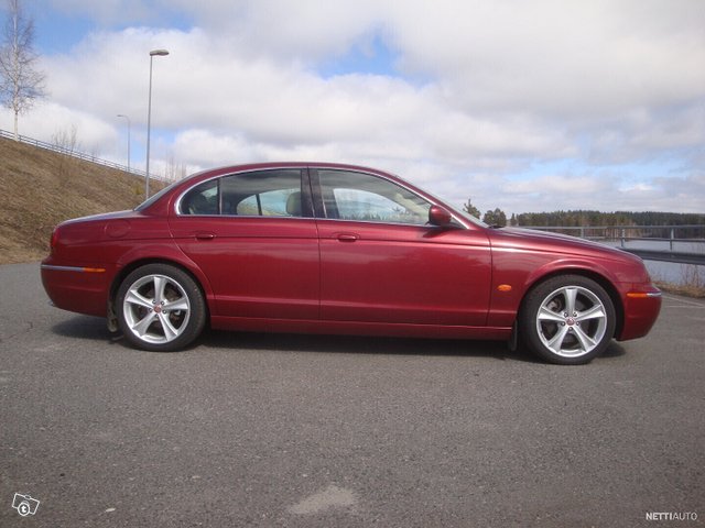 Jaguar S-Type 11