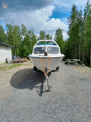 Terhi 520 HT moottorivene + traileri 2