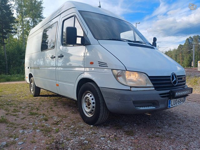 Mercedes-Benz Sprinter 2