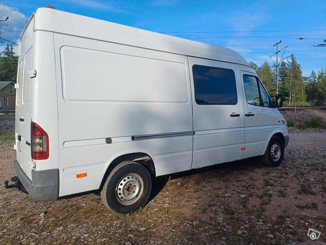 Mercedes-Benz Sprinter 11